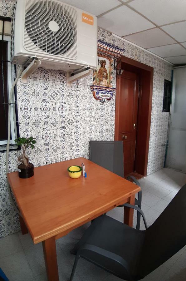 Fresh & Clean Room Sevilla ภายนอก รูปภาพ