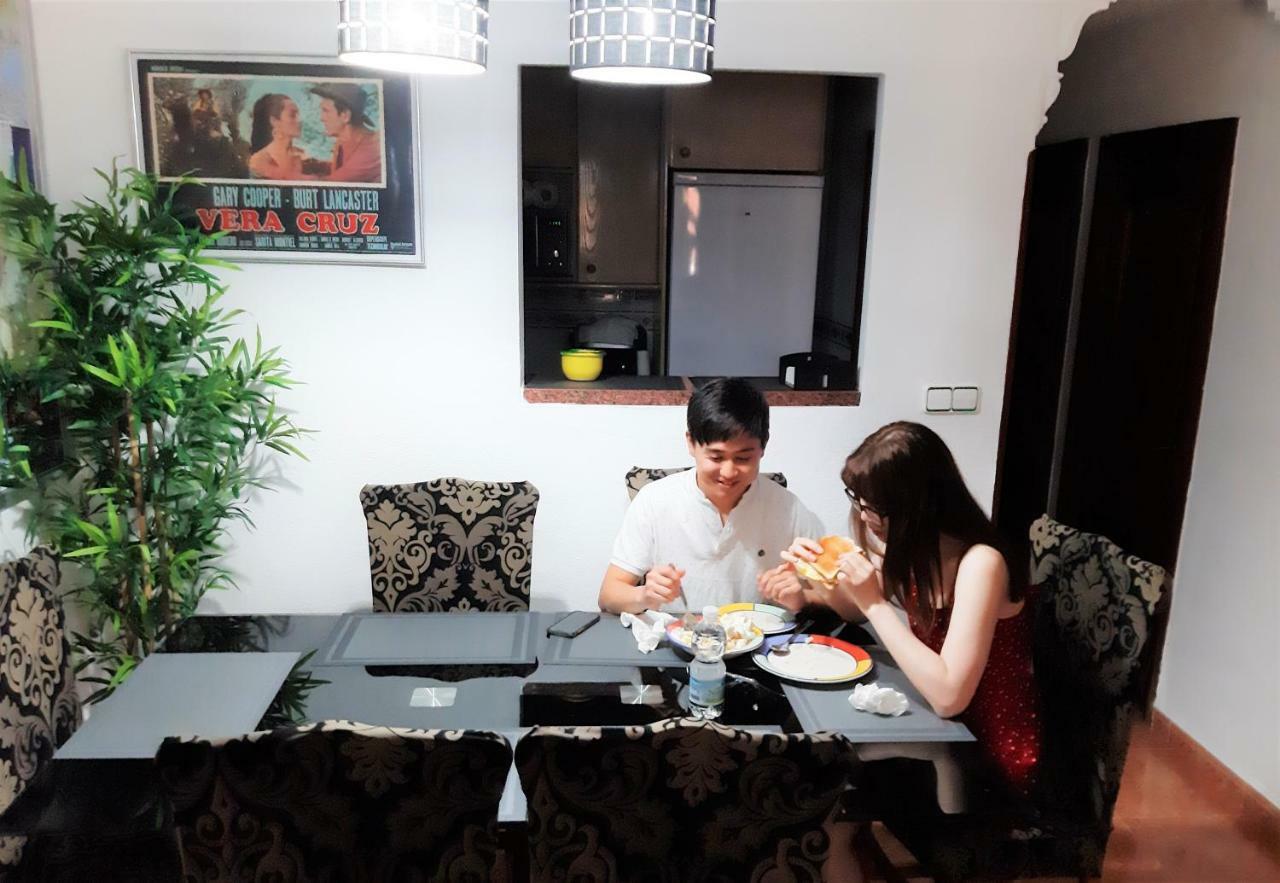 Fresh & Clean Room Sevilla ภายนอก รูปภาพ